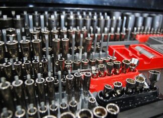 Co to jest przybornik na biurko?