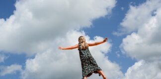 Czy warto kupić trampolinę dla dzieci?