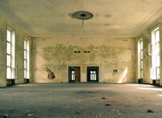 Jak oświetlić sufit?