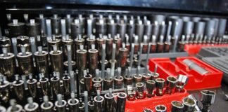 Jak samemu zrobić przybornik na biurko?